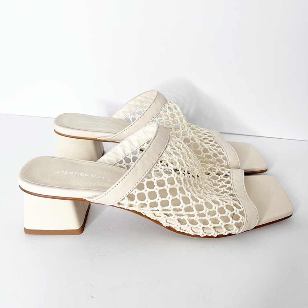 Intentionally Blank Jan Block Heel Mesh Sandals Cream Size 37 Like New